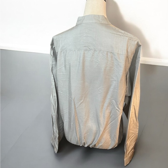 Gray Silk Dynasty Jacket with Classic Collar and Relaxed Fit - Picture 3 of 4